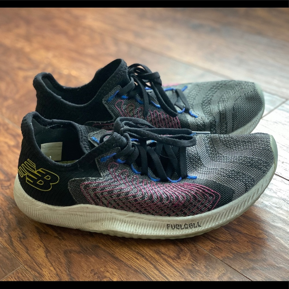 New Balance FuelCell Rebel Size 9